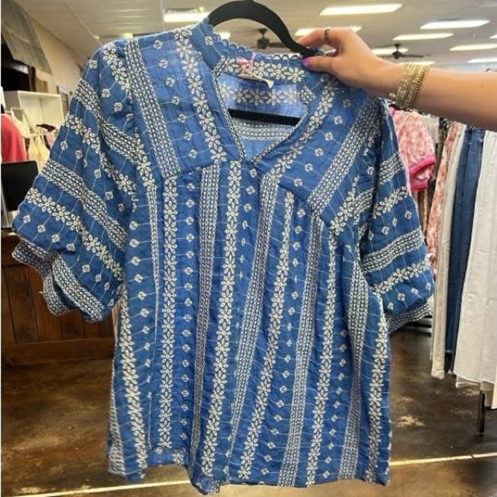 Umgee Blue and White Short Sleeve Blouse